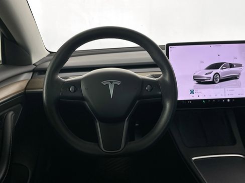 Used 2023 Tesla Model 3 Standard Range image 16