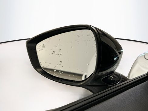 Used 2025 MAZDA CX-50 AWD 2.5 Hybrid w/ Premium Pkg image 16