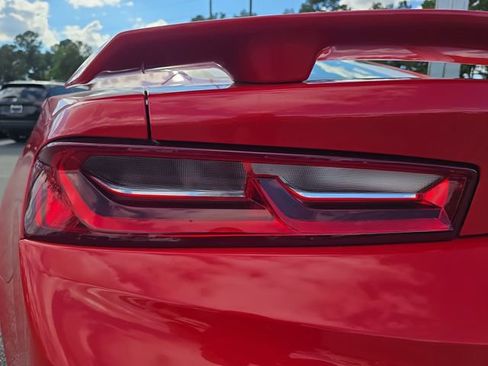 Used 2018 Chevrolet Camaro SS RWD image 35