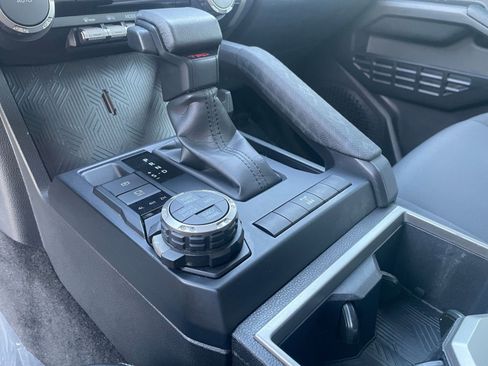 Used 2025 Toyota Tacoma TRD Off-Road image 37