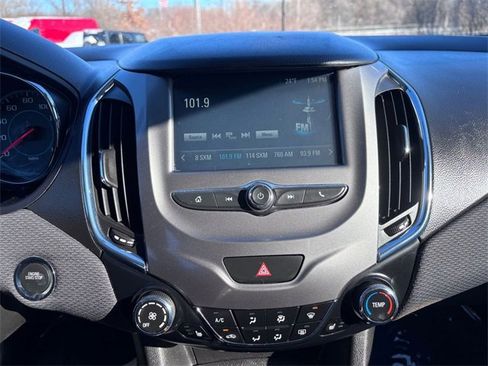 Used 2017 Chevrolet Cruze LT w/ Convenience Package image 21