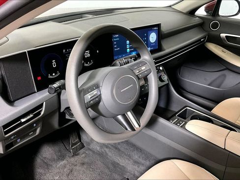 Used 2025 Hyundai Sonata SEL FWD image 10
