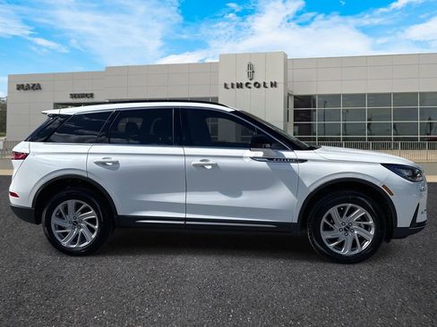 New 2026 Lincoln Corsair Premiere image 2