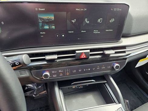 New 2026 Kia Sportage LX FWD image 9