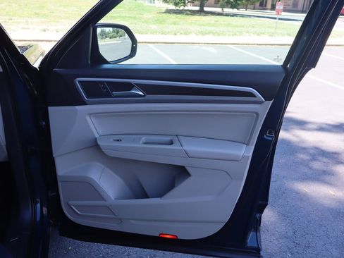 Used 2018 Volkswagen Atlas SEL AWD/4WD image 28