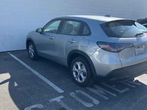 Used 2025 Honda HR-V LX image 5
