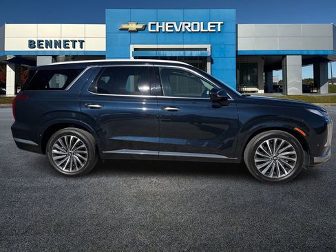Used 2025 Hyundai Palisade Calligraphy image 2