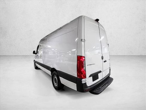 Used 2025 Mercedes-Benz Sprinter 2500 image 8