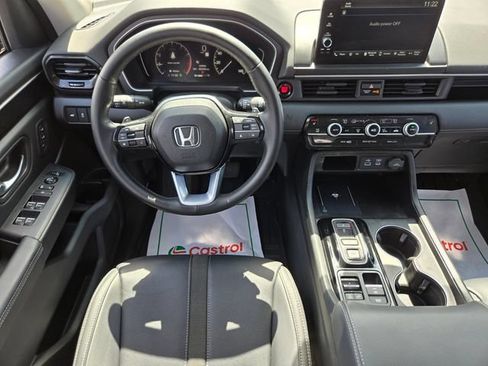 Used 2025 Honda Pilot EX-L image 13