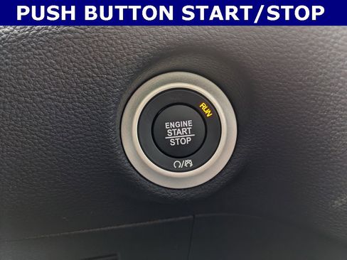 New 2026 Chrysler Pacifica Select image 14