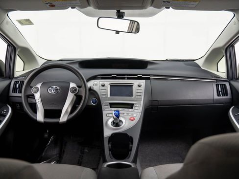 Used 2015 Toyota Prius Two image 10