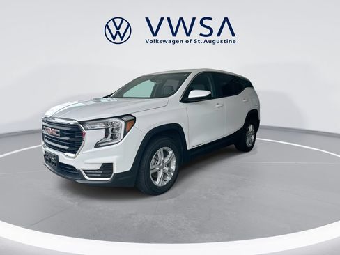 Used 2024 GMC Terrain SLE AWD/4WD image 3