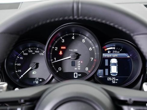 New 2026 Porsche Macan image 15