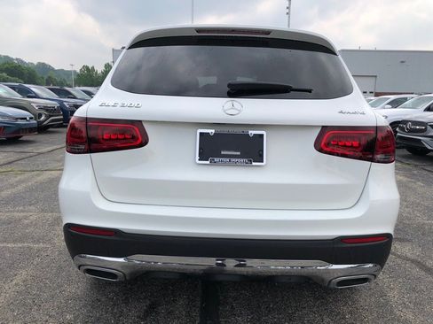 Used 2022 Mercedes-Benz GLC 300 4MATIC w/ Premium Package Lite image 5
