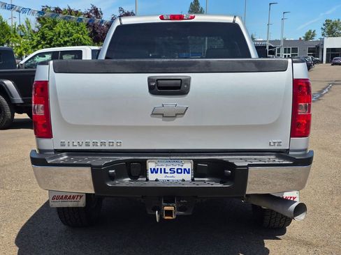 Used 2011 Chevrolet Silverado 2500 LTZ AWD/4WD image 7