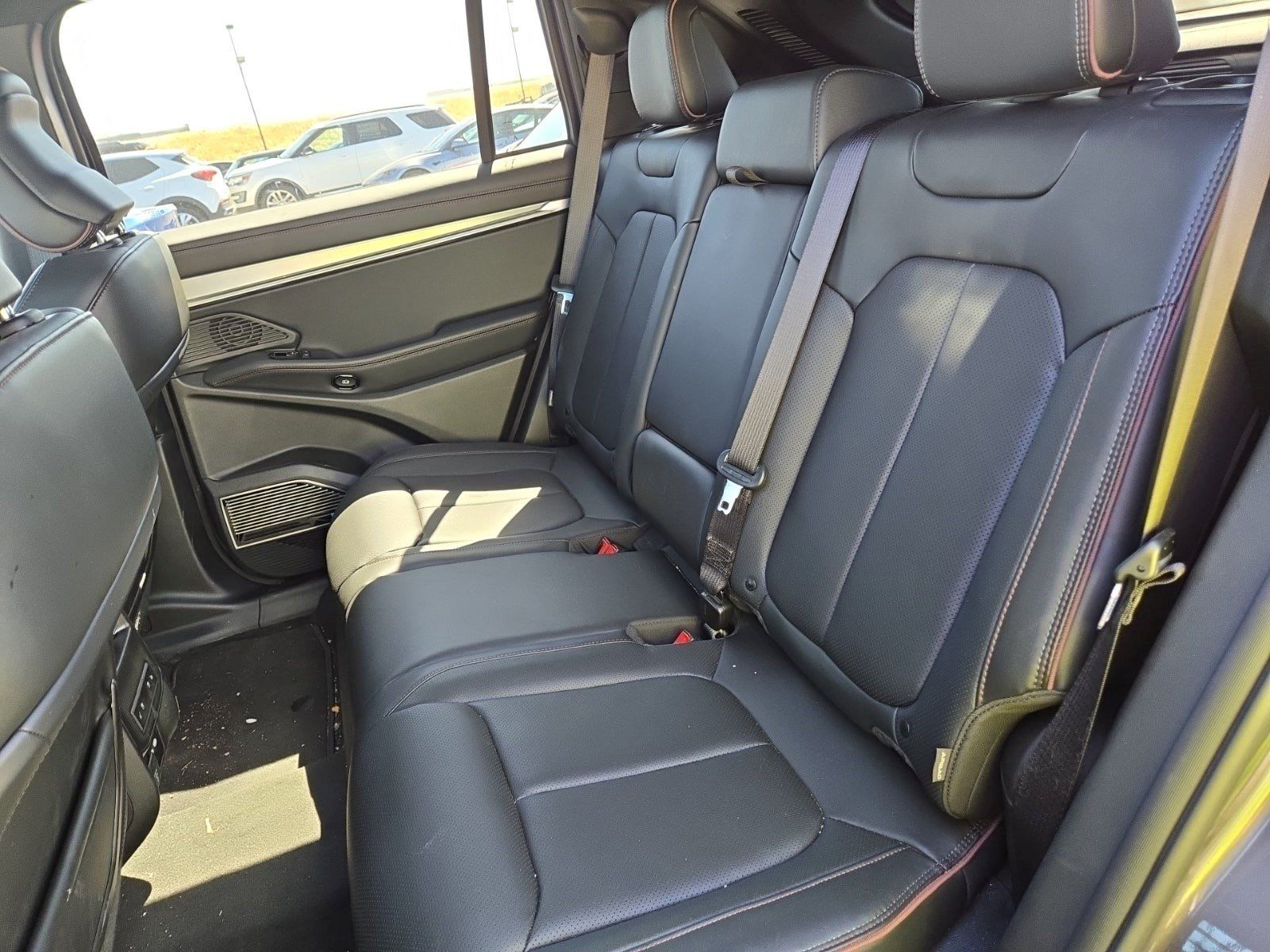 Used 2024 Jeep Wagoneer Launch Edition AWD/4WD image 9