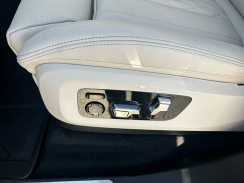 New 2026 BMW X5 M60i image 23