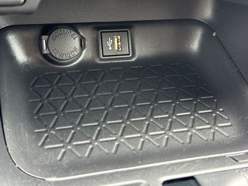 Used 2024 Toyota RAV4 LE FWD image 25