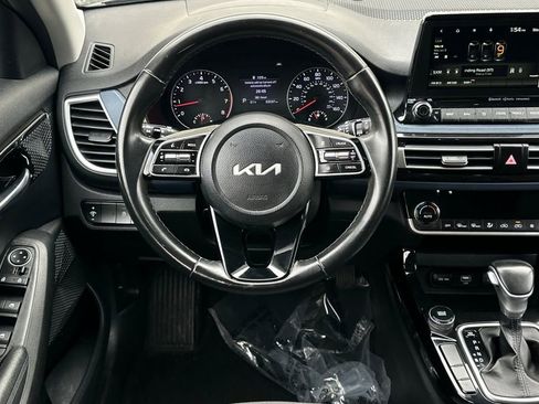 Used 2022 Kia Seltos S image 16