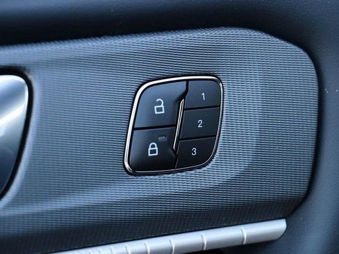 New 2026 Ford Explorer ST-Line w/ ST-Line Street Pack image 14