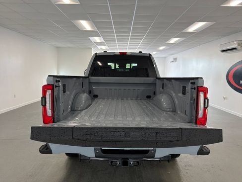 New 2026 Ford F250 Platinum w/ FX4 Off-Road Package AWD/4WD image 8