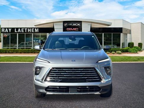 Used 2026 Buick Enclave Preferred w/ Power Package image 7