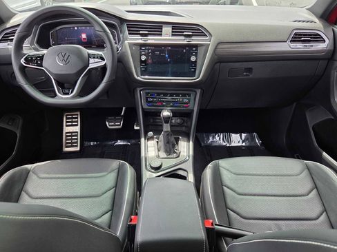 Used 2024 Volkswagen Tiguan SEL R-Line image 11