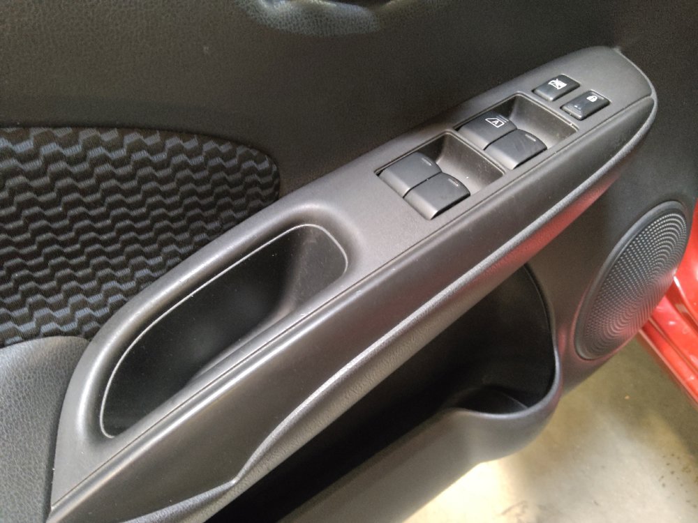 Used 2018 Nissan Versa Note SV FWD image 27