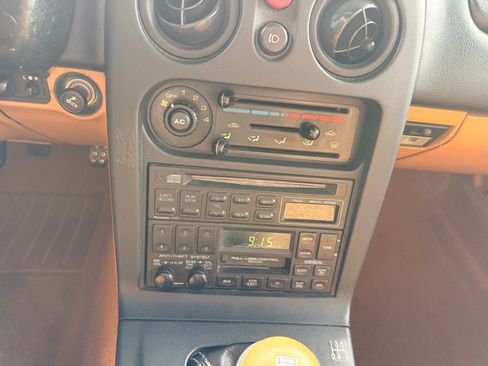 Used 1994 MAZDA MX-5 Miata RWD image 21