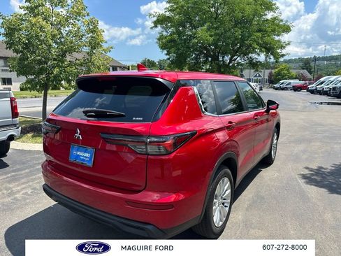 Used 2025 Mitsubishi Outlander ES AWD/4WD image 5