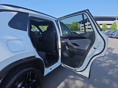 New 2026 Volkswagen Tiguan SE R-Line FWD image 30