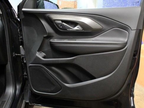 Certified 2023 GMC Terrain SLE w/ Driver Convenience Package FWD image 9