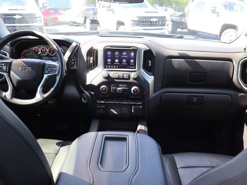 Used 2019 Chevrolet Silverado 1500 LT Trail Boss AWD/4WD image 17