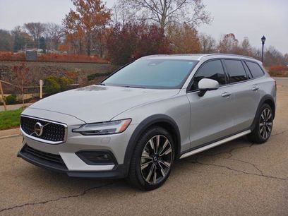 Used 2025 Volvo V60 B5 Cross Country Ultra w/ Climate Package