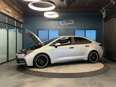 Used 2020 Toyota Corolla SE image 23