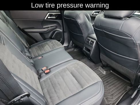 Used 2023 Mitsubishi Outlander SE image 28