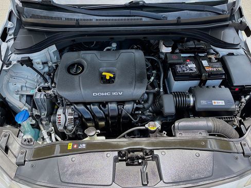 Used 2017 Hyundai Elantra SE w/ SE A/T Tech Package 03 FWD image 29
