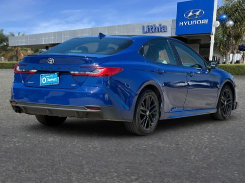 Used 2025 Toyota Camry SE FWD image 3