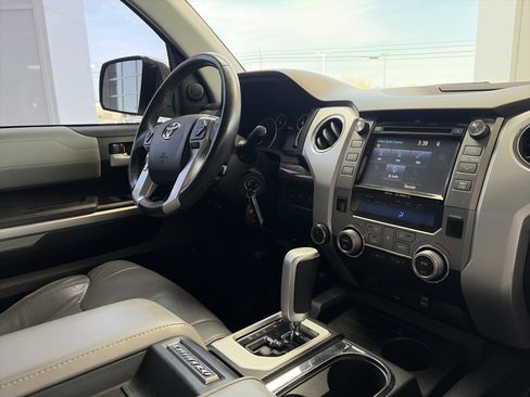 Used 2015 Toyota Tundra Limited w/ Limited Premium Package image 18