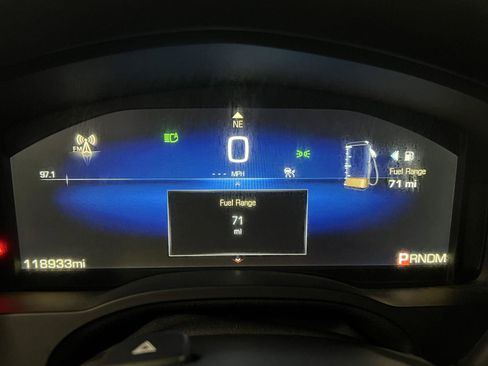 Used 2015 Cadillac Escalade Premium image 18