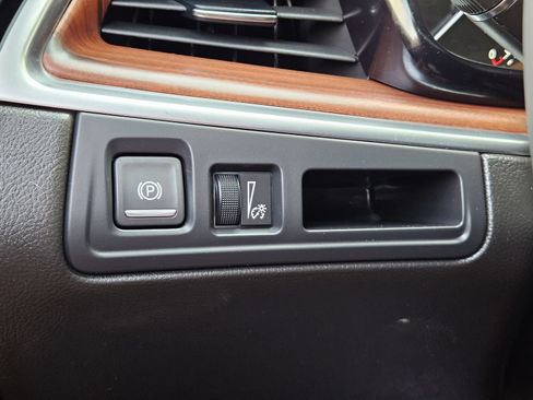 Certified 2025 Cadillac XT5 Premium Luxury FWD image 24