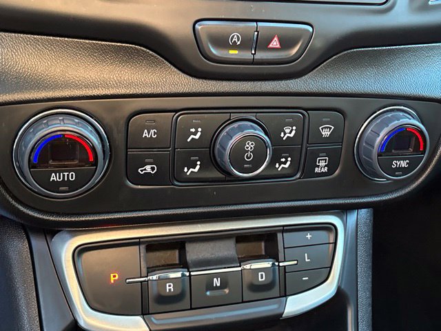 Used 2024 GMC Terrain SLE w/ Driver Convenience Package FWD image 16