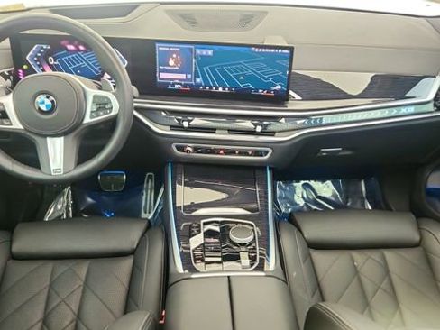 Used 2025 BMW X5 xDrive40i w/ M Sport Package image 21