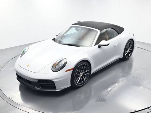 Certified 2026 Porsche 911 Carrera RWD image 32