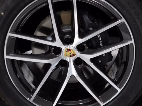 Certified 2026 Porsche Macan AWD/4WD image 11