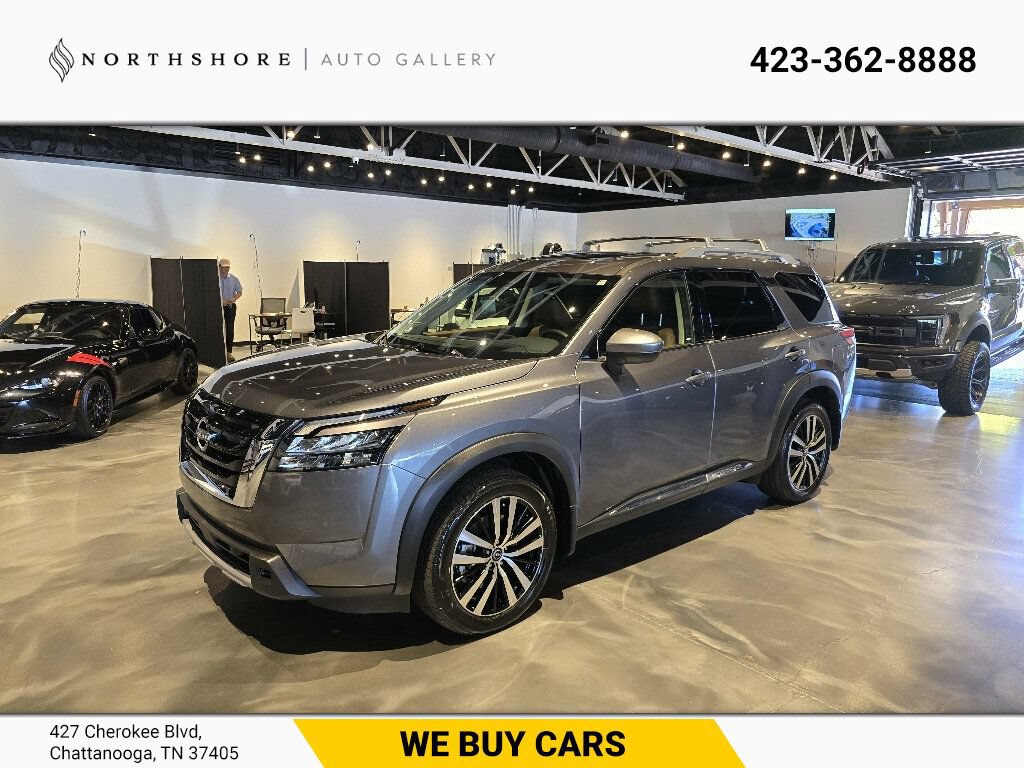 Used 2025 Nissan Pathfinder Platinum w/ Cargo Package AWD/4WD image 1