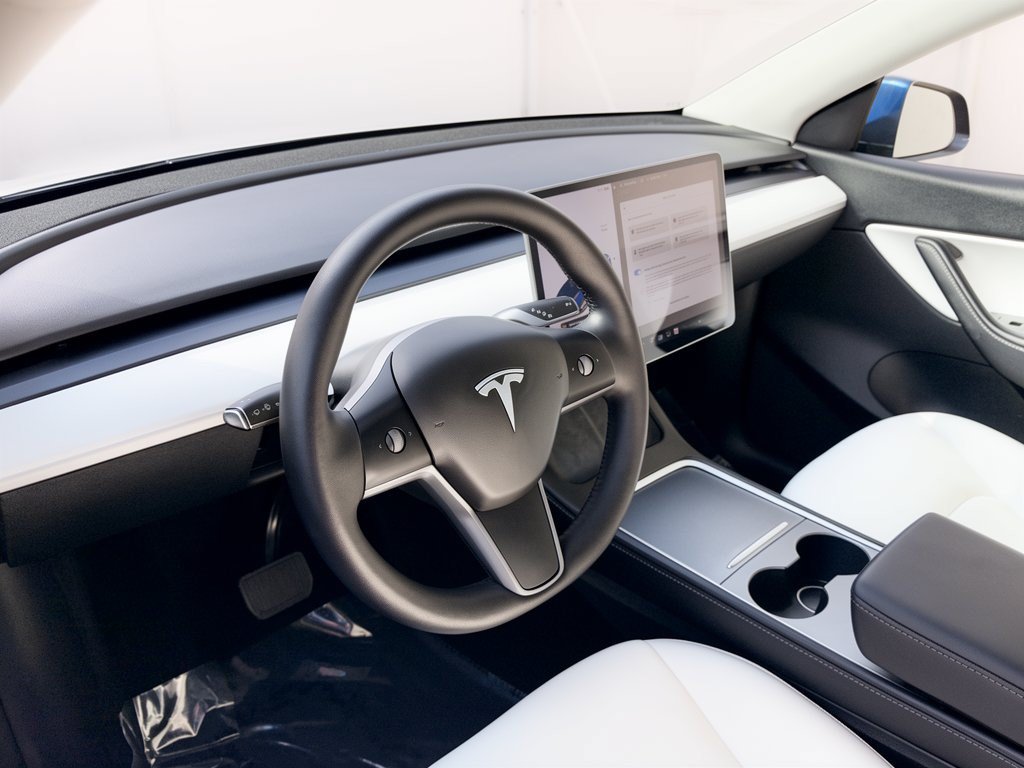 Used 2022 Tesla Model Y Long Range AWD/4WD image 4