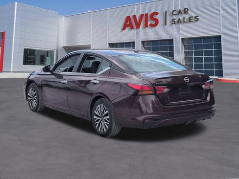Used 2025 Nissan Altima 2.5 SV FWD image 9
