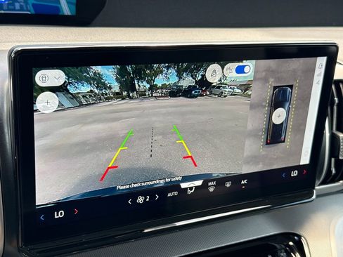 Used 2025 Ford Expedition Active image 20