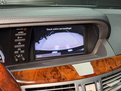 Used 2013 Mercedes-Benz S 550 w/ Sport Pkg Plus One image 46